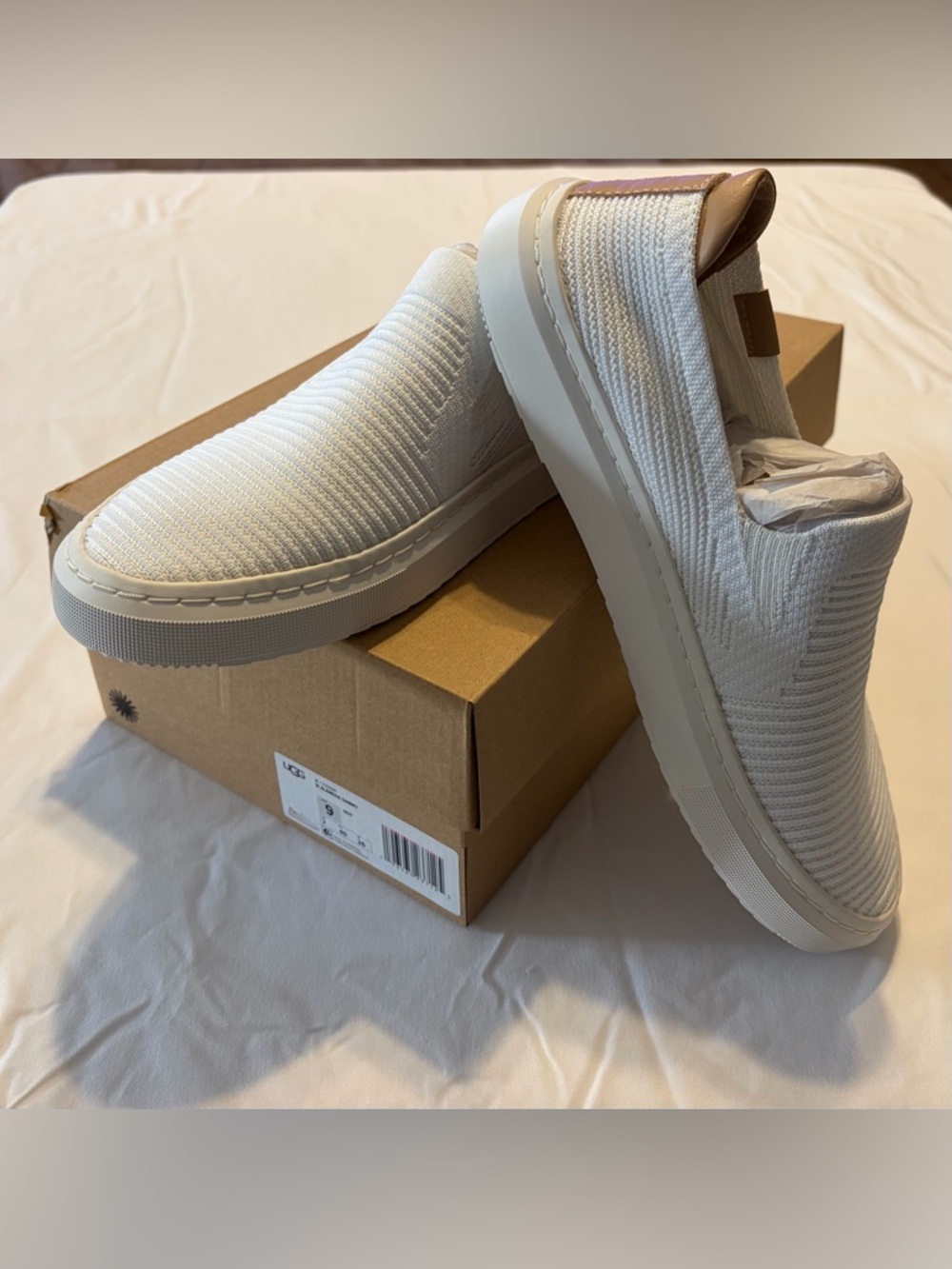 Brand new UGG Alameda Sammy Slipons Sz 9